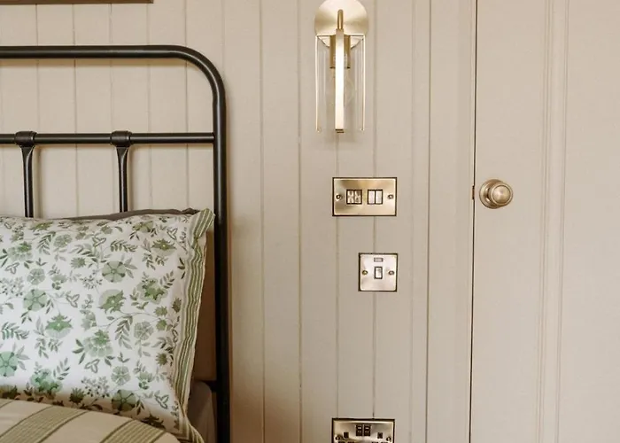 펜션 Tackle At Angliham Estate Kilroghter