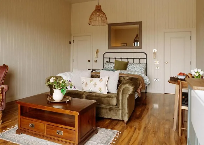 Tackle At Angliham Estate 펜션 Kilroghter